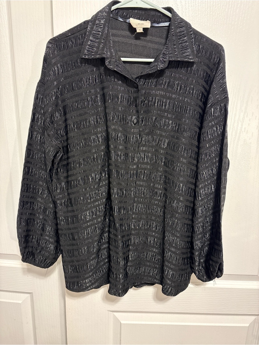 Umgee Black Textured Long-Sleeve Button-Down Shirt